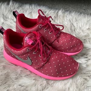 Nike girl shoes